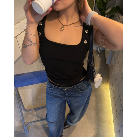 Musculosa Cozy con ojalillos