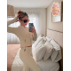 Campera tipo hoodie con recortes Campera tipo hoodie con recortes