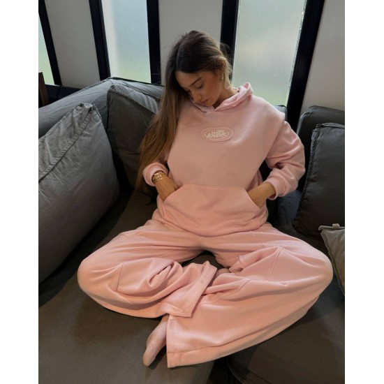 Buzo hoodie con aplique Buzo hoodie con aplique