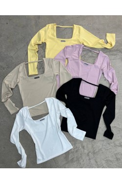 Remera Zaya con espalda semi descubierta