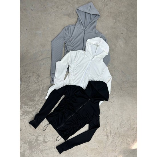 Campera Faw con frunces y capucha Campera Faw con frunces y capucha