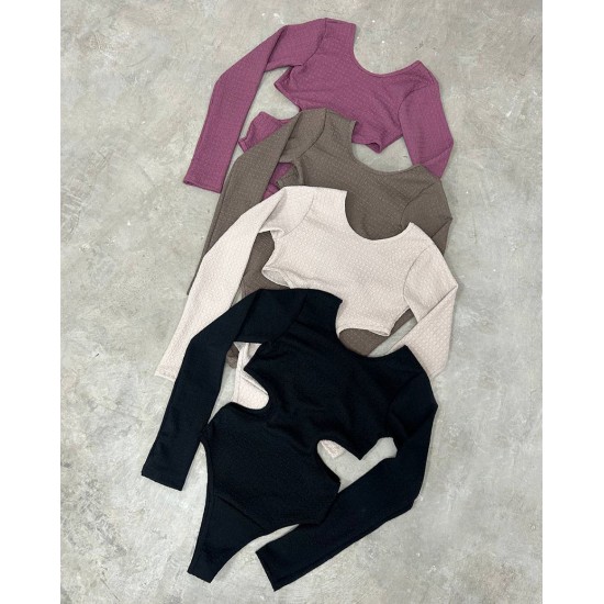 Body con recortes laterales Body con recortes laterales