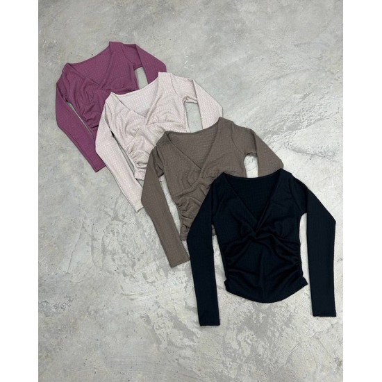 Remera Kaori con frunces laterales Remera Kaori con frunces laterales