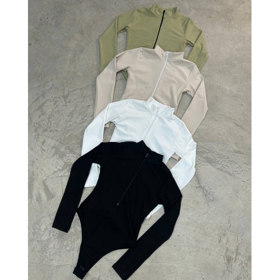 Body con cuello alto y cierre