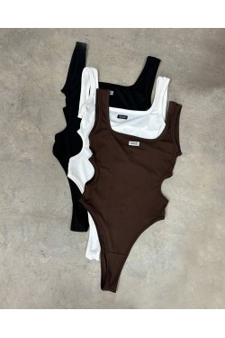 Body Hassie con recortes laterales