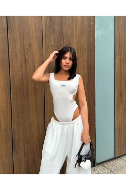 Body Hassie con recortes laterales