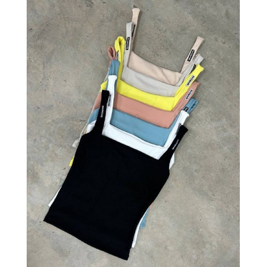 Top Yerin con etiqueta en breteles