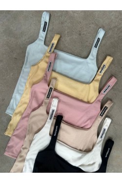 Top Yerin con etiqueta en breteles