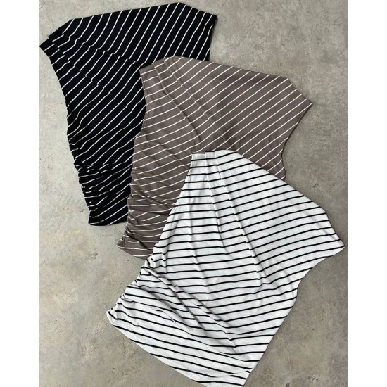 Remera Linea con escote asimétrico